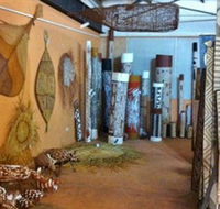 Maningrida Arts and Culture - New Castle Holiday
