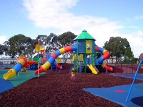 Millicent Mega Playground In The Domain - New Castle Holiday 0