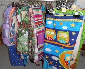 Sticky Beaks Craft Co-Operative Of Avoca - New Castle Holiday 3