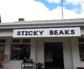 Sticky Beaks Craft Co-Operative Of Avoca - New Castle Holiday 0