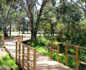 Green Corridor Walking Track - New Castle Holiday 0