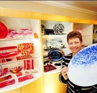 Exclusive Hot Glass Gallery - New Castle Holiday