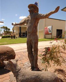 Meandarra ANZAC Memorial Museum - New Castle Holiday 1
