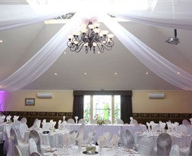 The Tangled Maze & Mistydowns Nursery - New Castle Holiday 7