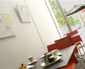 Shepparton Art Museum (SAM) - New Castle Holiday 6