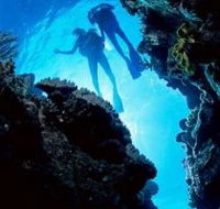 Caves and Canyons Dive Site - New Castle Holiday