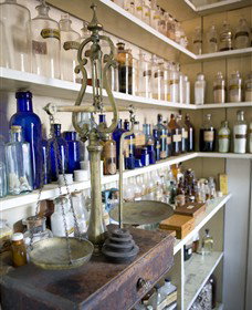 Dow's Pharmacy - New Castle Holiday 0