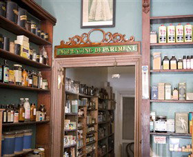 Dow's Pharmacy - New Castle Holiday 2
