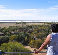 Lake Grace Lookout - New Castle Holiday