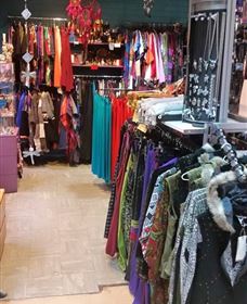 Earth Spirit Natures Clothing And Giftware - New Castle Holiday 1