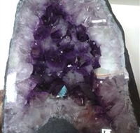 Beechworth Stoneage Gems - New Castle Holiday