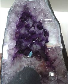 Beechworth Stoneage Gems - New Castle Holiday 0