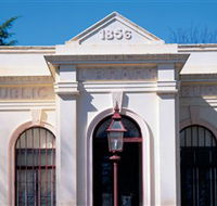 Burke Museum - New Castle Holiday