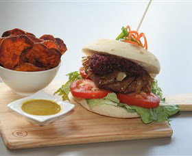 Gerry's @ The Commercial Hotel - New Castle Holiday 0