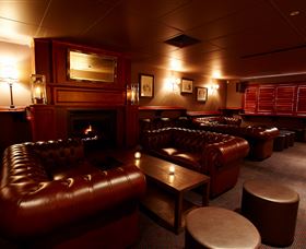Civic Pub - New Castle Holiday 2