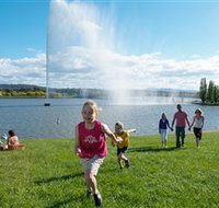 Captain James Cook Memorial - New Castle Holiday