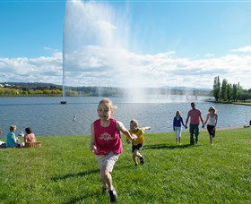 Captain James Cook Memorial - New Castle Holiday 0