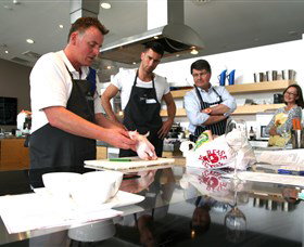 3seeds - New Castle Holiday 0