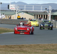 Wakefield Park Motor Racing Circuit - New Castle Holiday