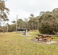 Thredbo River picnic area - New Castle Holiday