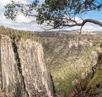 Apsley Gorge Rim walking track - New Castle Holiday