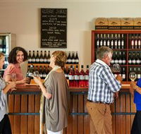 Upper Reach Winery and Cellar Door - New Castle Holiday