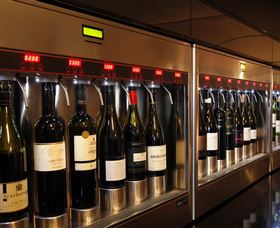 Small Winemakers Centre - New Castle Holiday 0