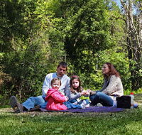 Hidden Treasure picnic area - New Castle Holiday