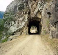 Old Glen Innes Road and the Historic Tunnel Grafton - New Castle Holiday