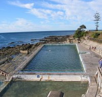 The Entrance Ocean Baths - New Castle Holiday