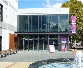 Wollongong Town Hall - New Castle Holiday 1