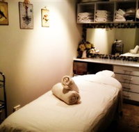 Refresh Face and Body - New Castle Holiday