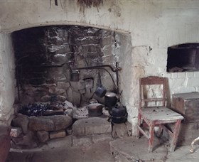 The Early Settlers Hut - New Castle Holiday 3