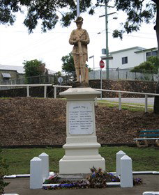 Manly War Memorial - New Castle Holiday 1