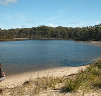 Nerindillah Lagoon walking track - New Castle Holiday