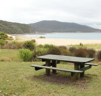 Depot Beach picnic area - New Castle Holiday