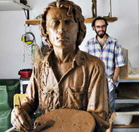 Damien Lucas Sculpture and Design - New Castle Holiday