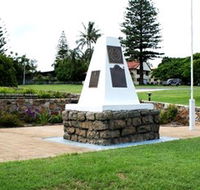 Dunwich War Memorial - New Castle Holiday