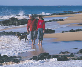 Back Beach - New Castle Holiday 0