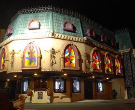 Draculas Cabaret Restaurant - New Castle Holiday 0