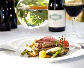 Food, Wine And Farmers Gate Journey On The Legendary Pacific Coast - New Castle Holiday 5