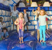 Moonee Beach Tavern - New Castle Holiday