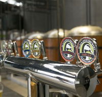 Black Duck Brewery - New Castle Holiday