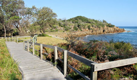 Mimosa Rocks Walking Track - New Castle Holiday 0