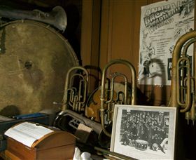 Waratah Courthouse Museum - New Castle Holiday 0