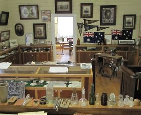 Waratah Courthouse Museum - New Castle Holiday 1