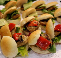 Airport Shuttle Wyndham  cheap tours melbourne - New Castle Holiday