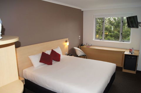 Ibis Sydney Olympic Park - New Castle Holiday 1