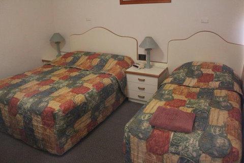 Golfview Motor Inn - New Castle Holiday 0