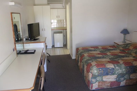 Golfview Motor Inn - New Castle Holiday 1